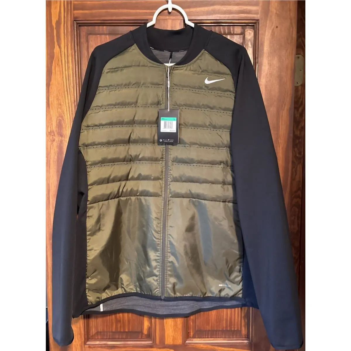 Nike clothing - Green and Black (UPC: 886912571230) 6