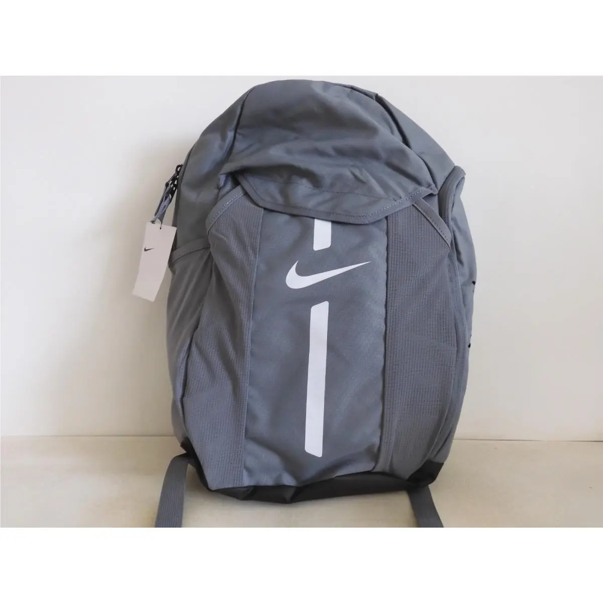 Nike Academy Team 30L Unisex Backpack Soccer Ball Bag Grey-black DC2647-065