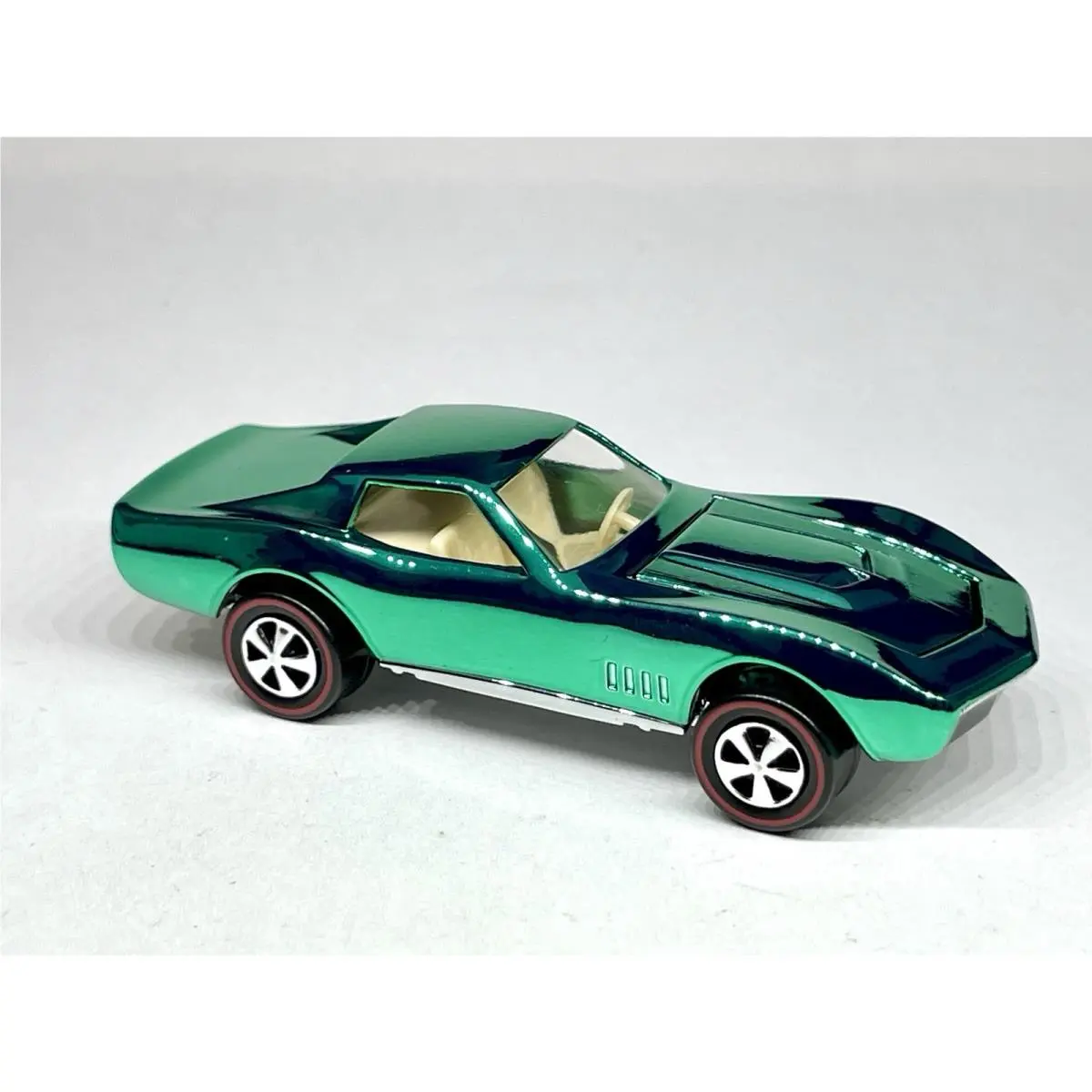 Hot Wheels “custom Made” Redline Custom Corvette Spectraflame Green Chevrolet