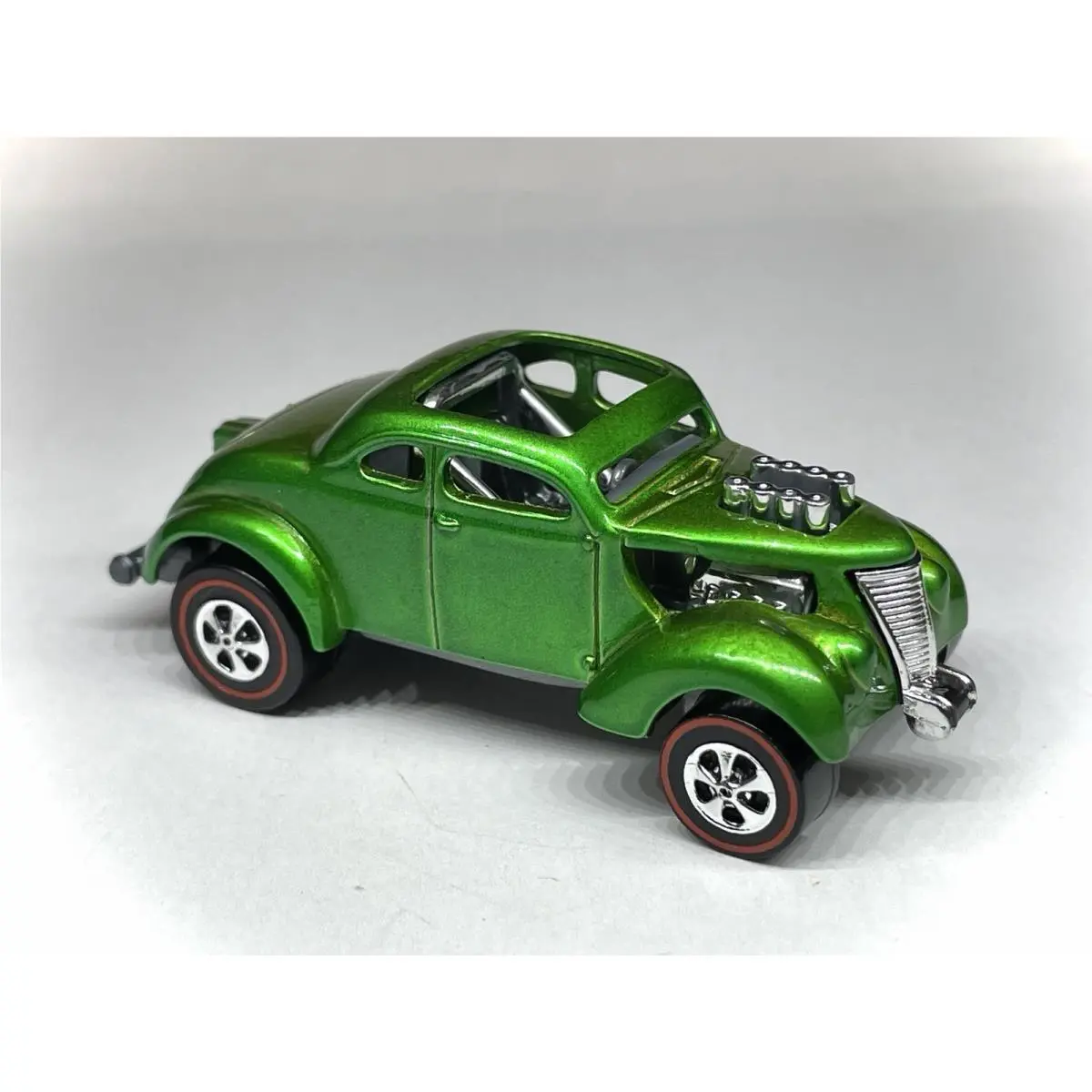 Hot Wheels Pass’n Gasser Custom Made Redline Candy Apple Green 1:64