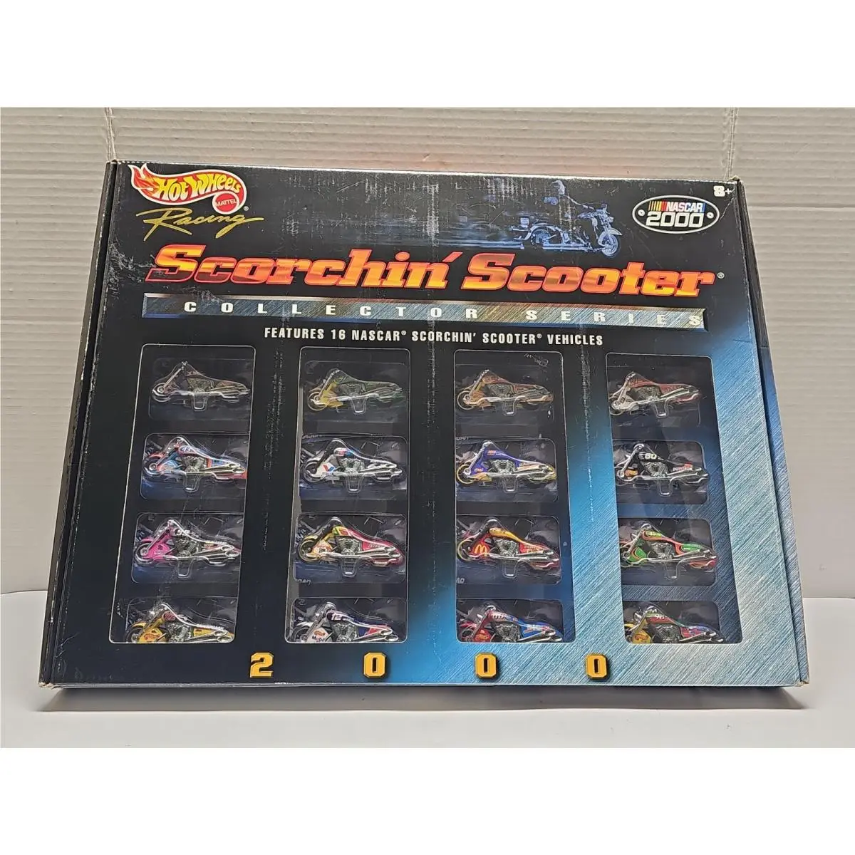 Hot Wheels Racing Nascar 2000 Scorchin` Scooter Set Collector Series 16 Vehicles