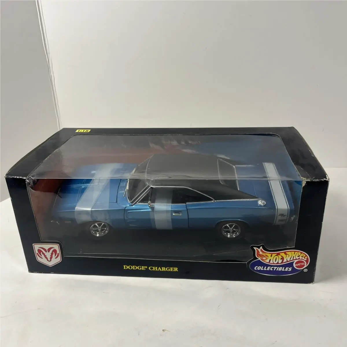 Hot Wheels 1969 Dodge Charger R/t Metallic Blue 1/18 Diecast