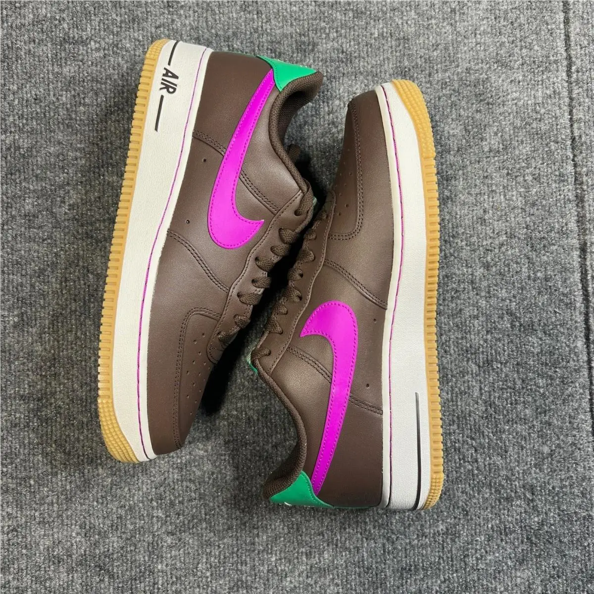 Nike shoes - Brown 4