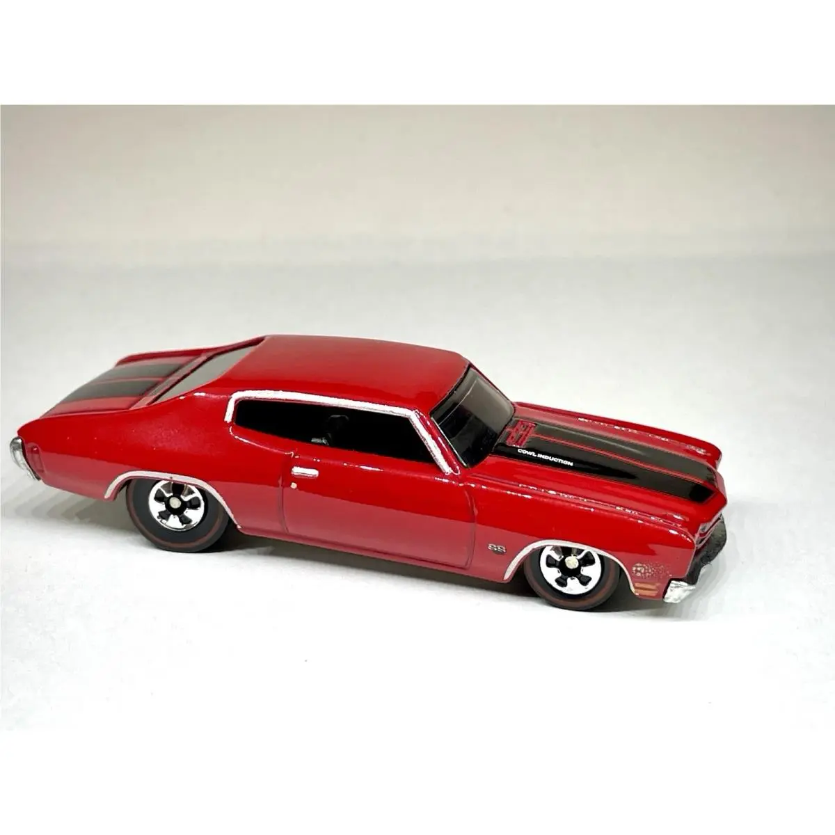 Hot Wheels Custom Made Redline `70 Chevrolet Chevelle SS Red Mint