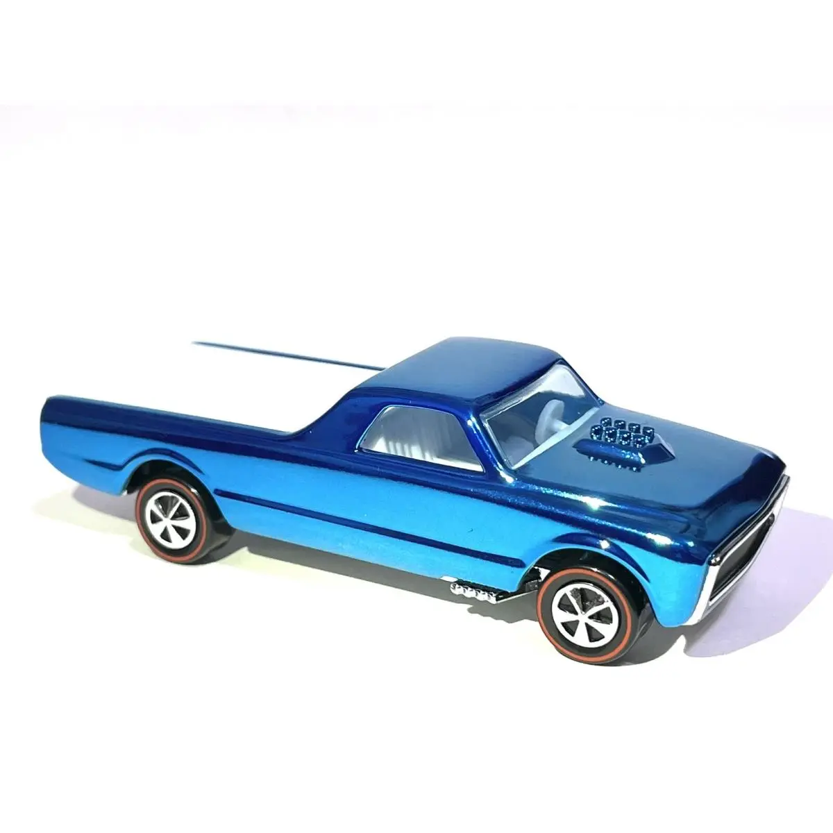 Hot Wheels Custom Made 1968 Custom Fleetside - Ice Blue Redline. ⭐