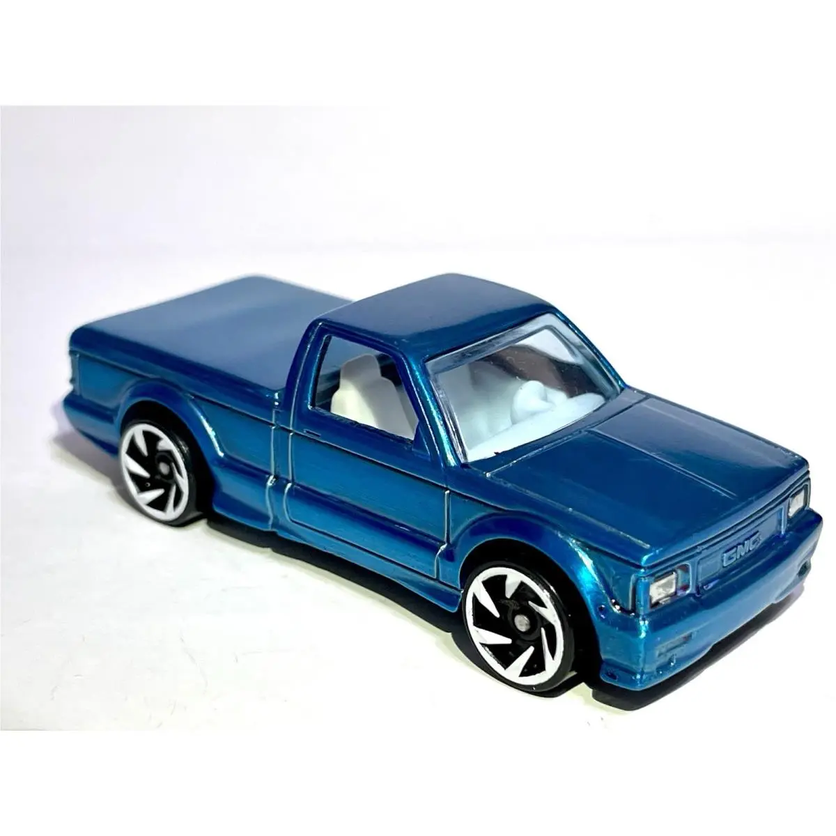 Hot Wheels Custom Made Redline Hot Trucks `91 Gmc Syclone Spectraflame Blue