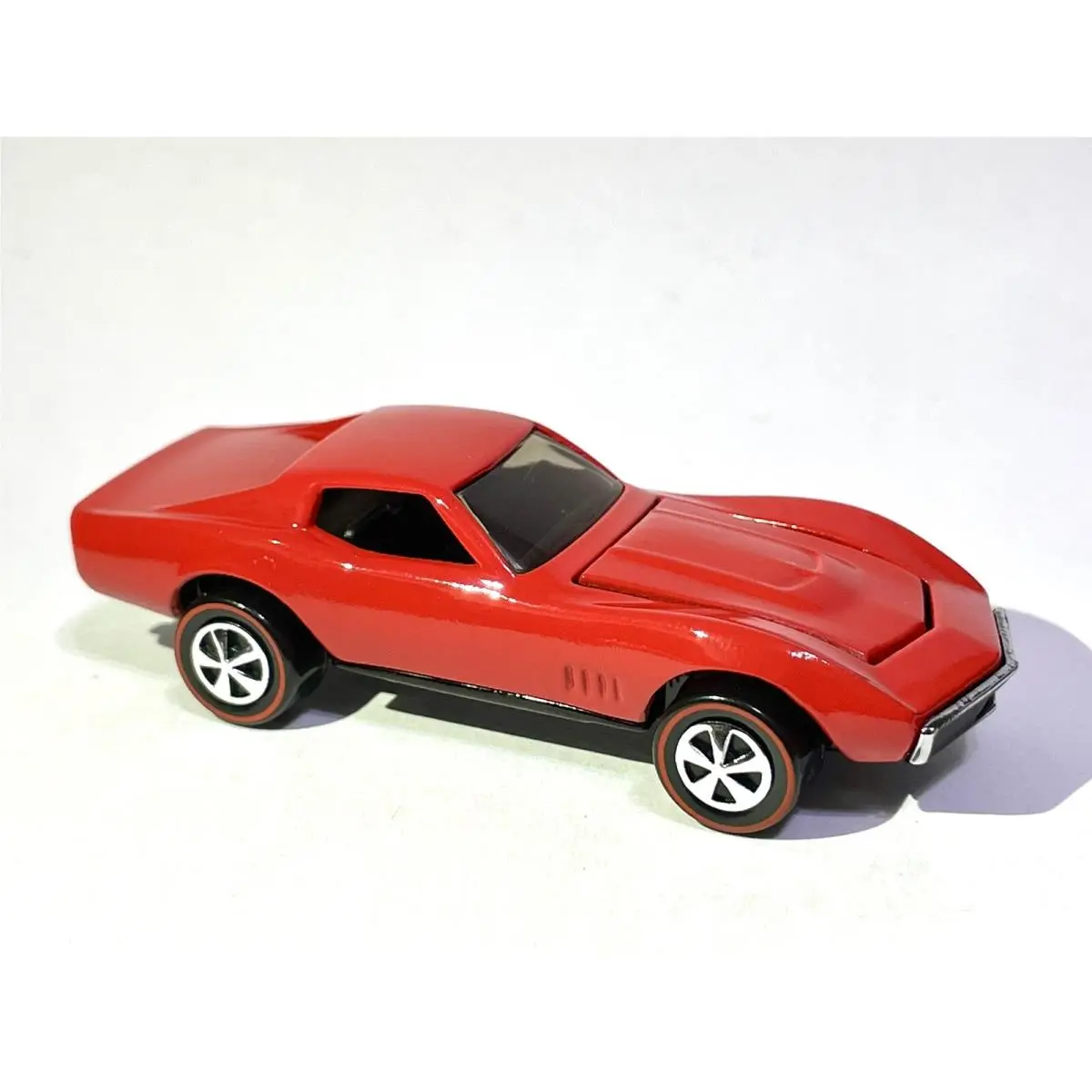 Hot Wheels “custom Made Gloss Red” Redline Custom Corvette