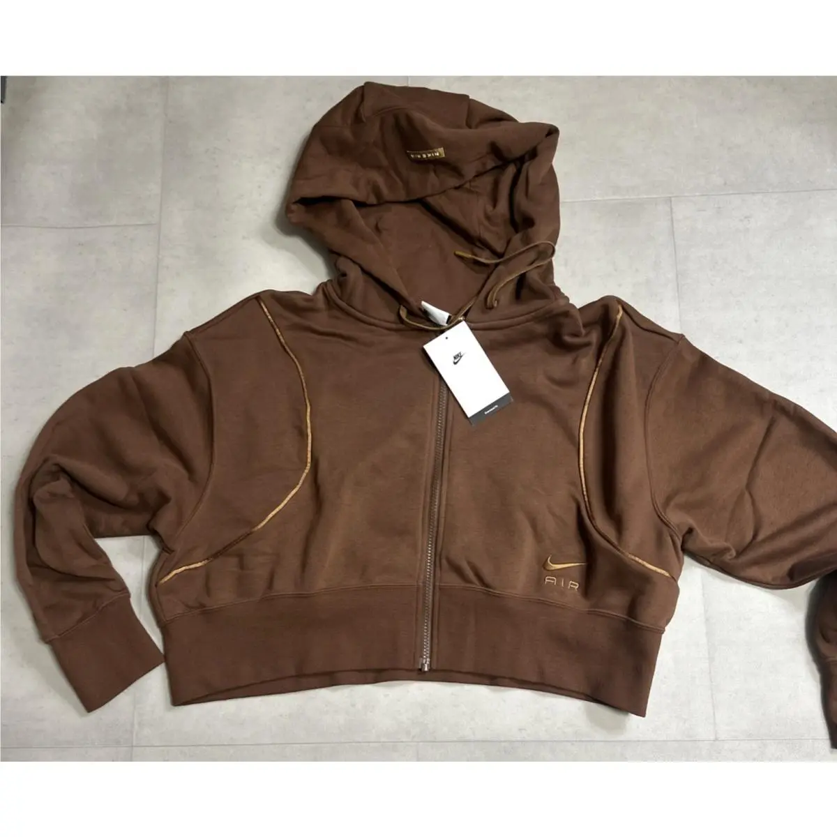 Nike clothing - Brown/Black (UPC: 0196149015057) 3