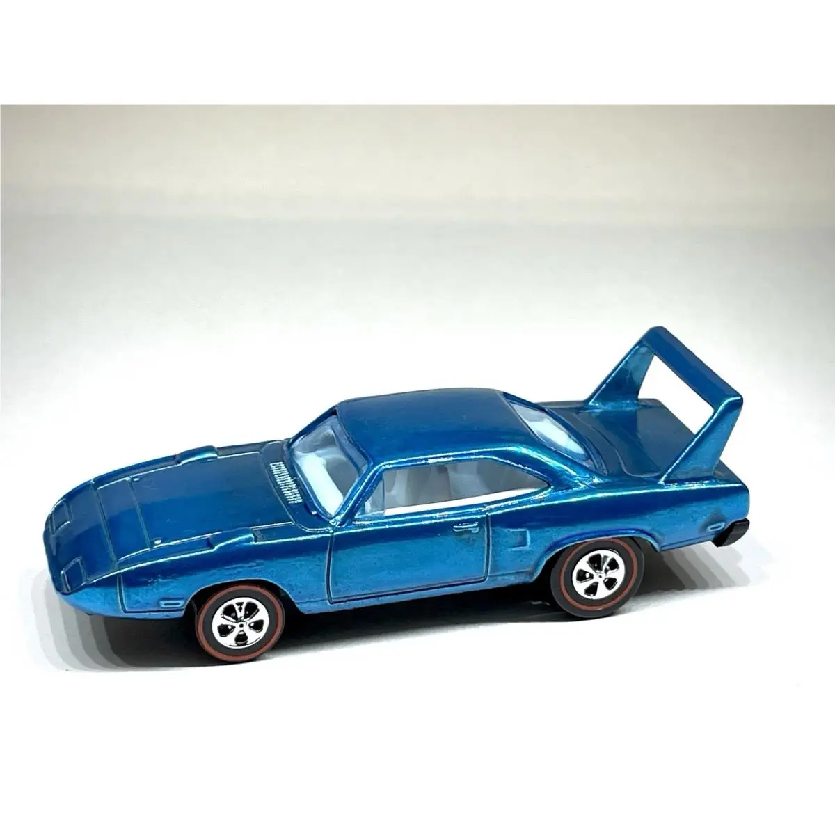 Hot Wheels Redline Custom Made `70 Plymouth Superbird Spectraflame Blue
