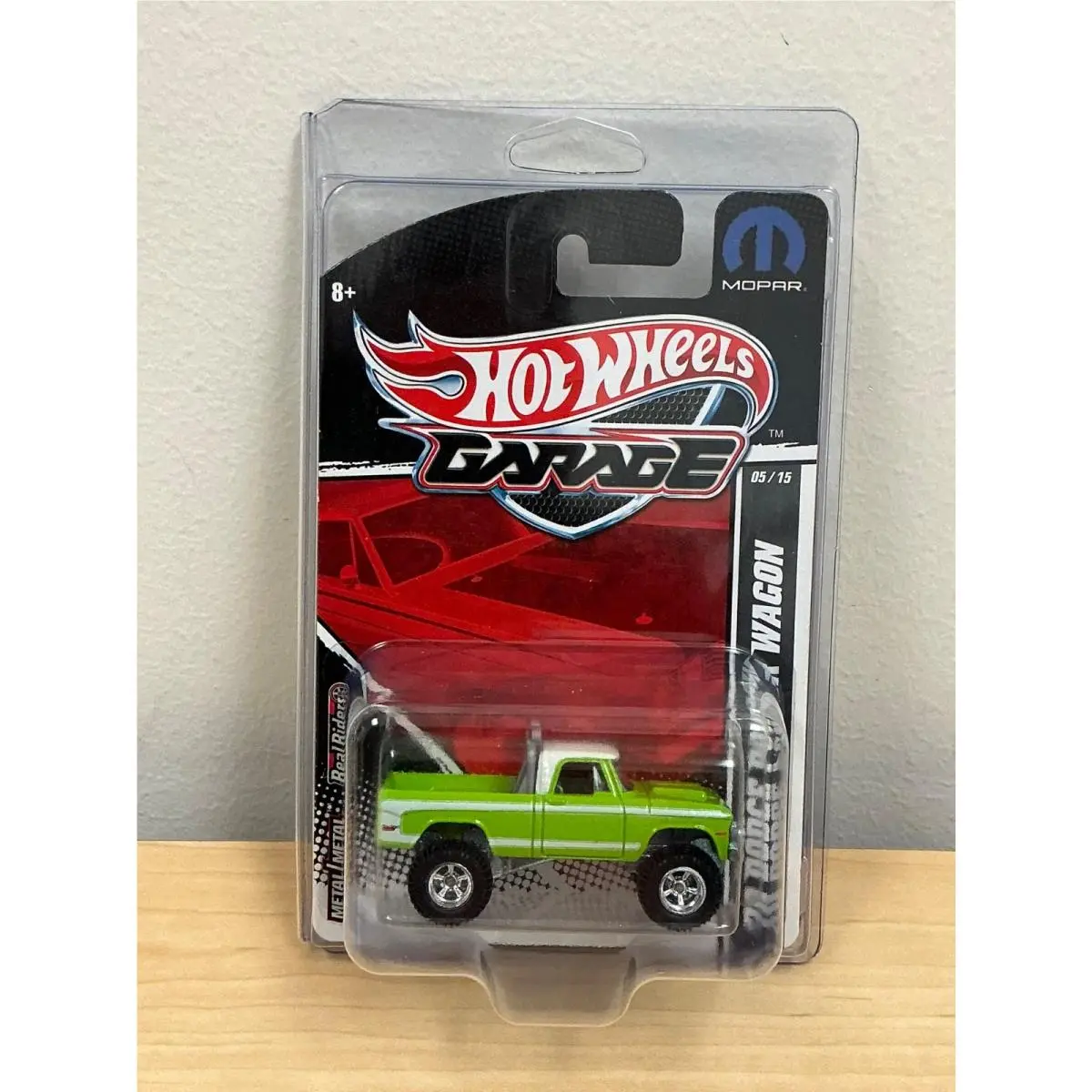2011 Hot Wheels Garage Lime Green `70 Dodge Power Wagon W/real Riders Monmc Read
