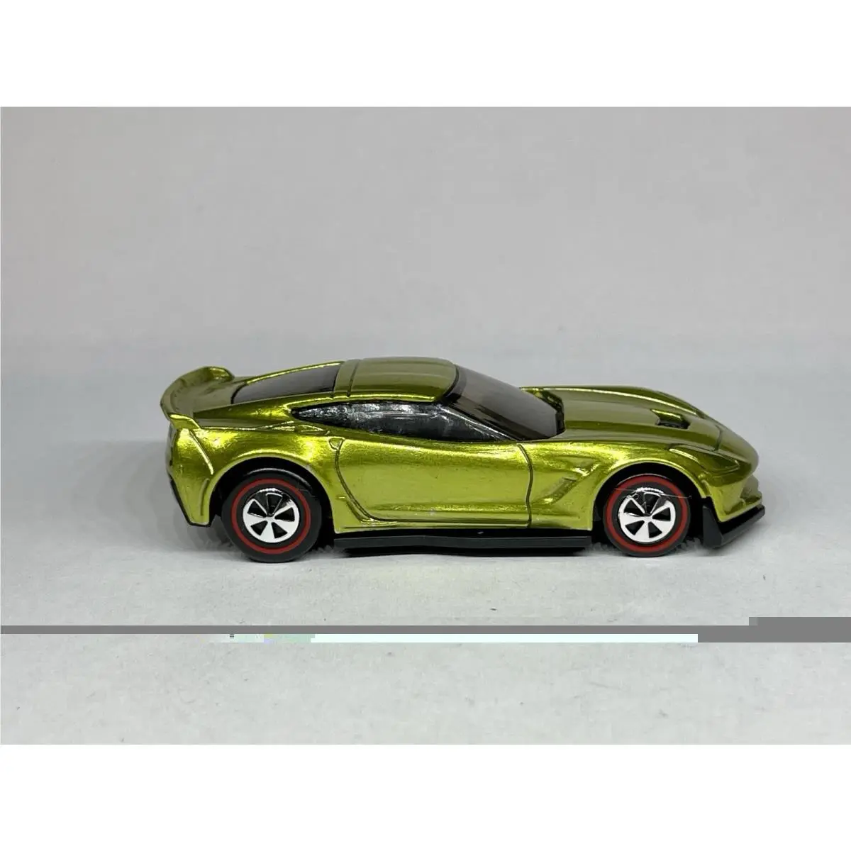 Hot Wheels Custom Made Spectraflame Yellow Redline Corvette C7 Z06 Diecast
