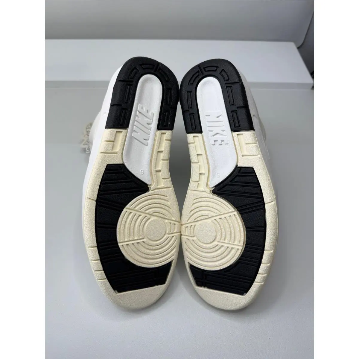 Nike shoes - Air Jordan 2 Retro - Air Retro - White 4