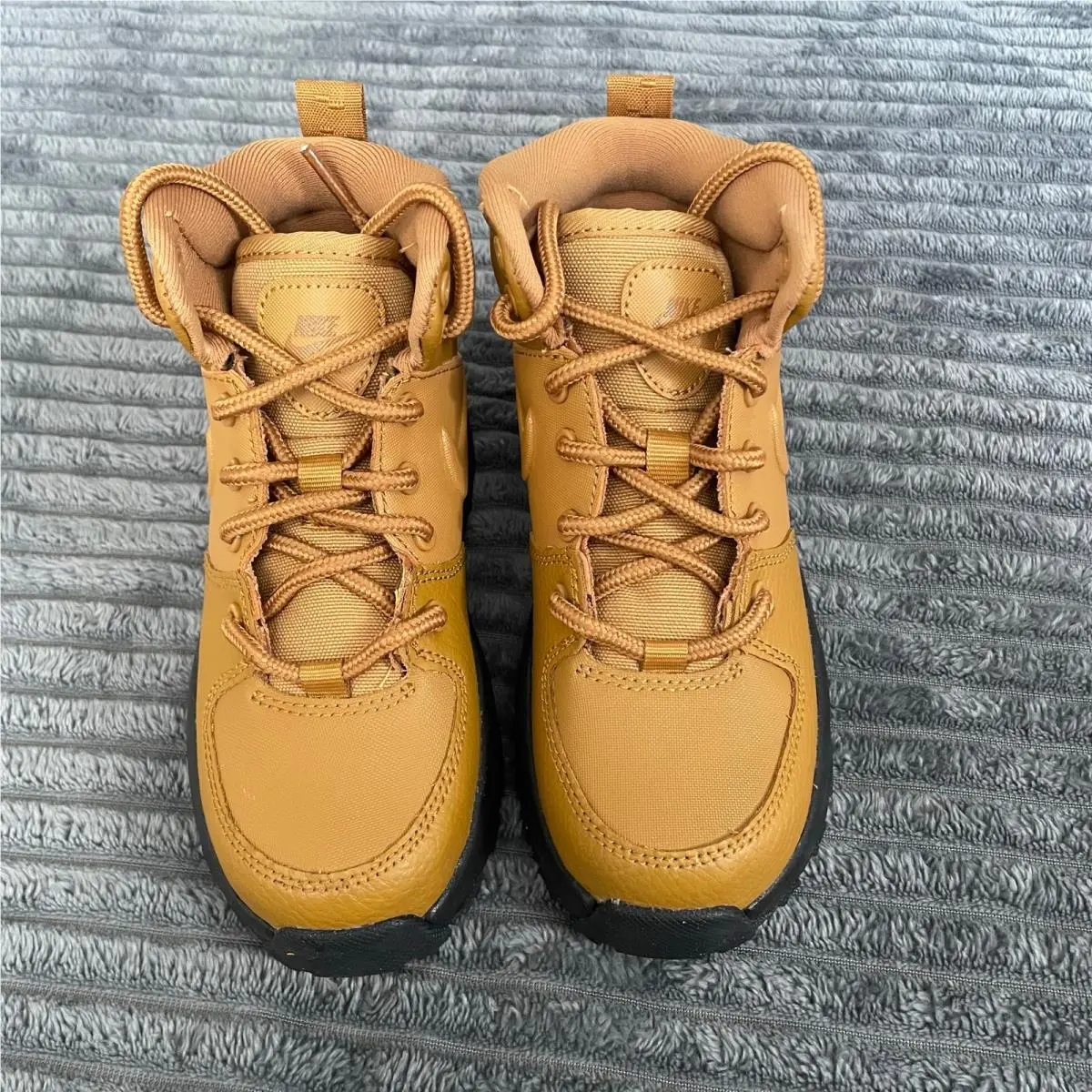 Nike shoes - Brown 0