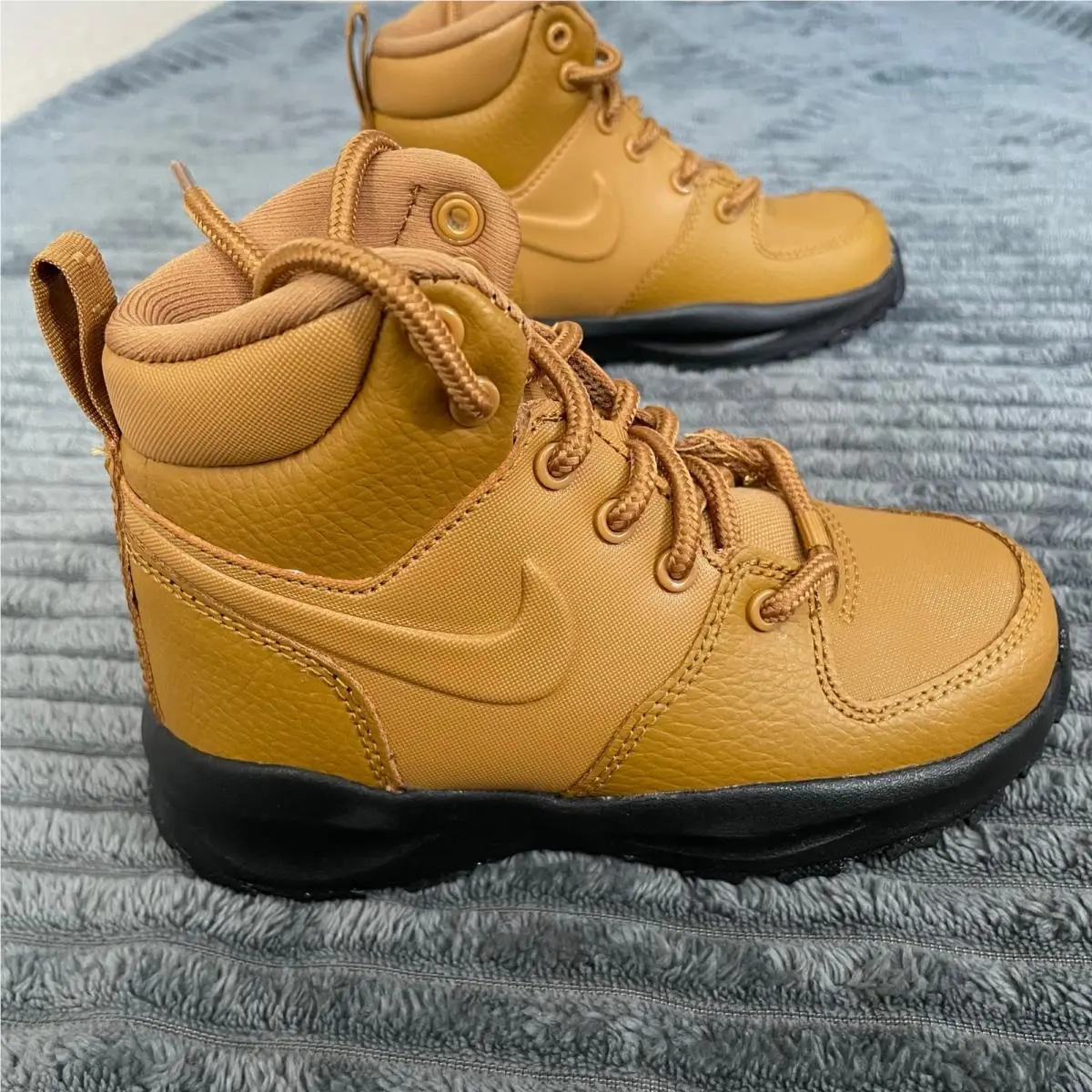 Nike shoes - Brown 3