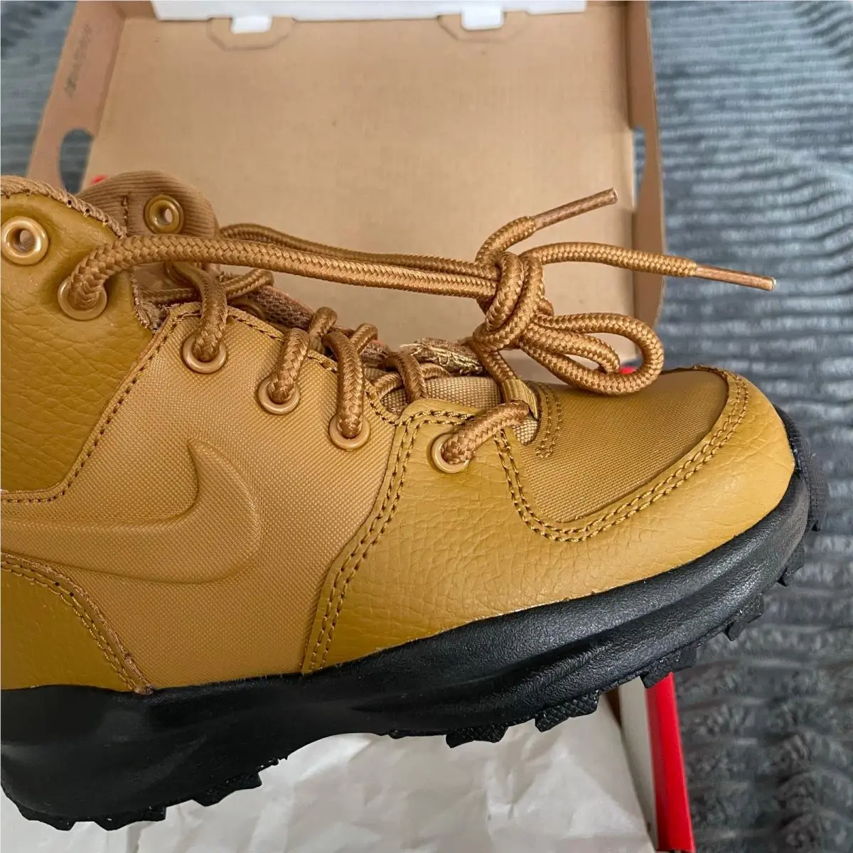 Nike shoes - Brown 4