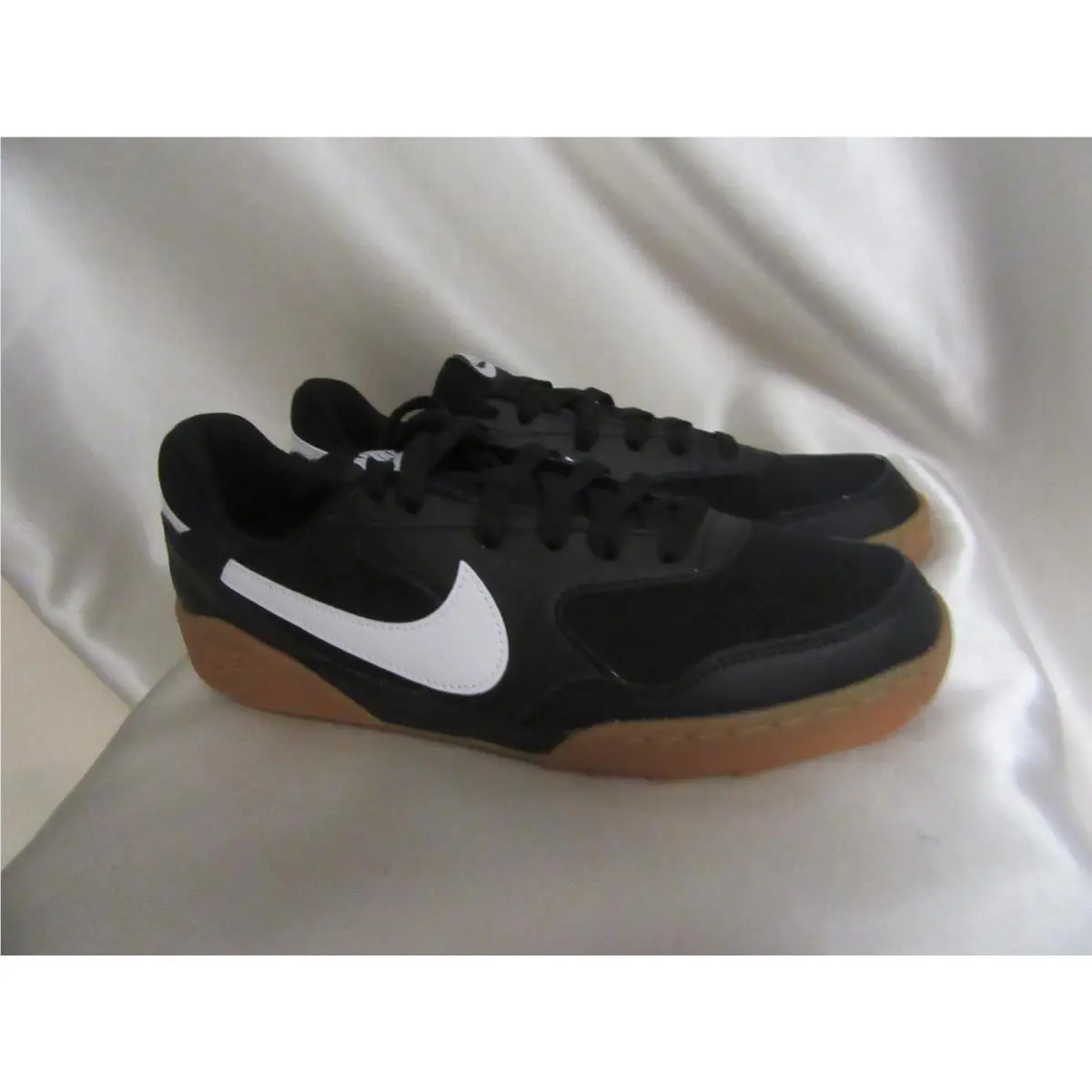 Men`s  Terra Manta Sneakers Size 8 M HQ4502 006 Black/wht by Nike