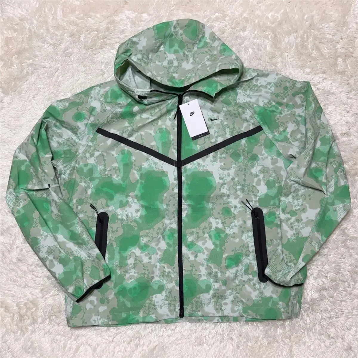 Nike Tech Woven Green Camo Full Zip Windrunner Jacket HV0979-034 Men`s Size XL