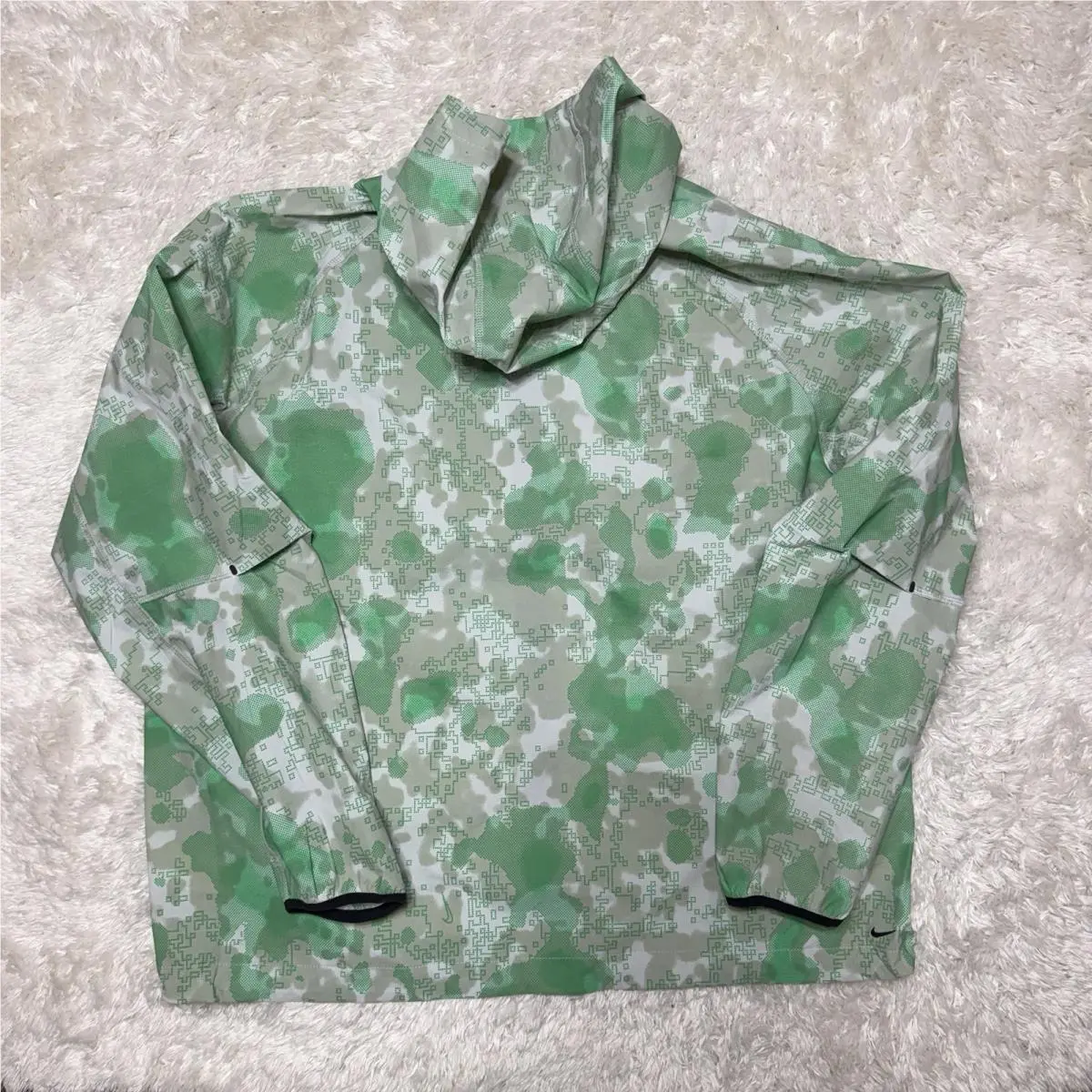 Nike clothing - Nike Tech Woven - Tech Woven - HV0979-034 - Green 0