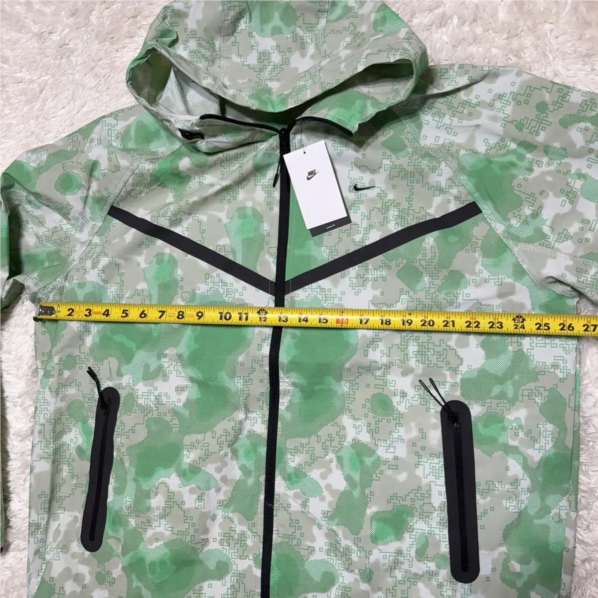Nike clothing - Nike Tech Woven - Tech Woven - HV0979-034 - Green 2
