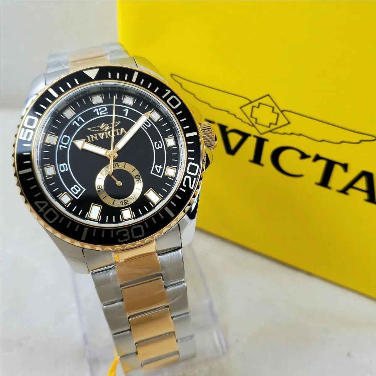 Invicta Pro Diver Command 47128 Two-tone/black Japan Mov`t Quartz Men`s Watch