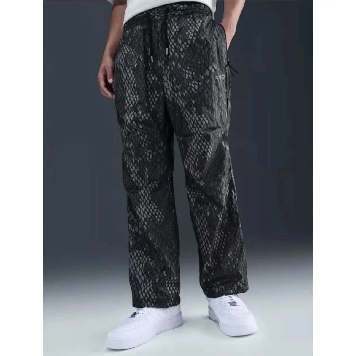 Nike Men’s Sz M Kobe Lightweight Woven Pants Snakeskin Black Mamba IB2706-010
