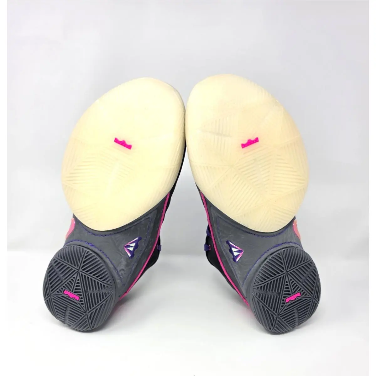 Nike shoes - Nike LeBron - LeBron - BLACK/LASER FUCHSIA-DARK GREY 5