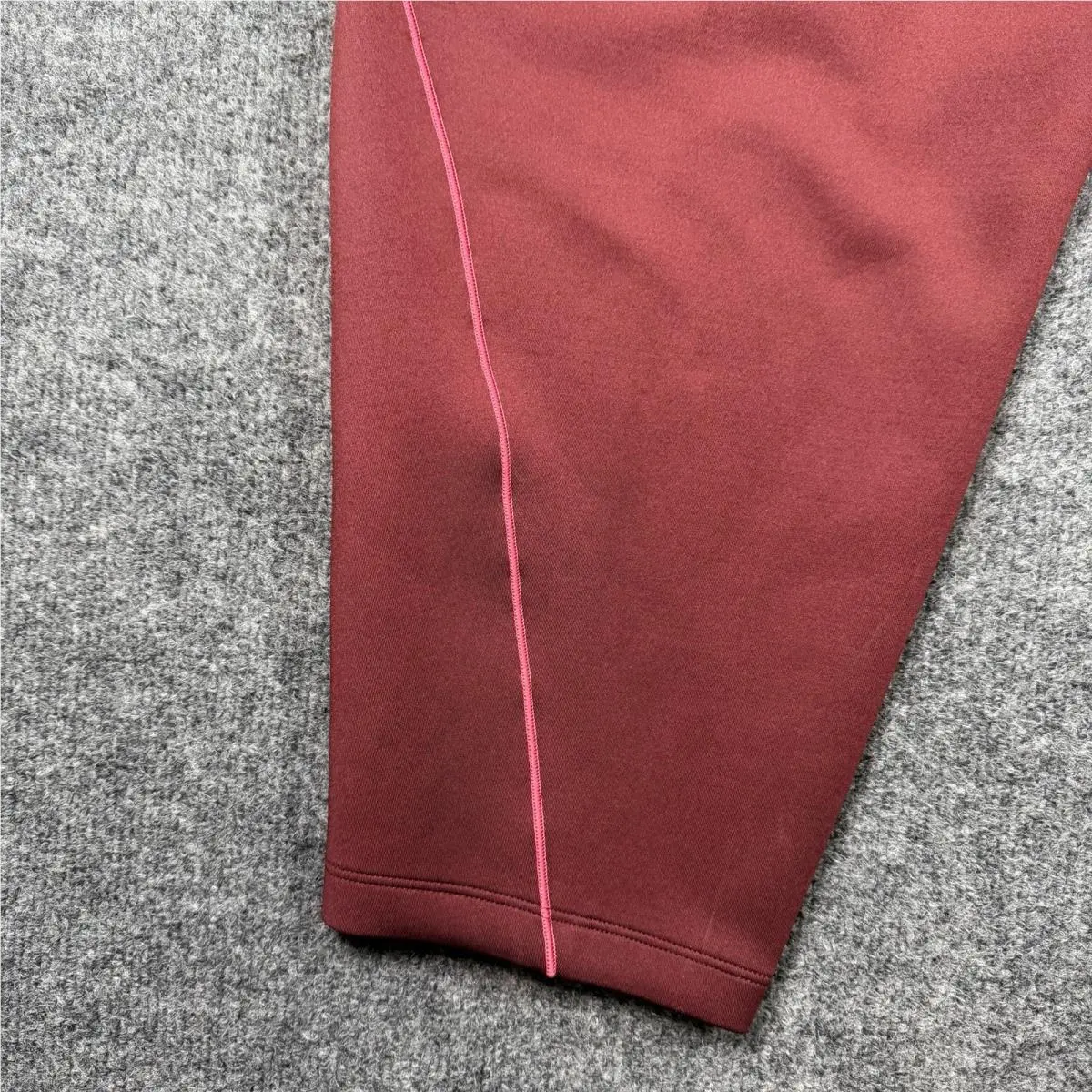 Nike clothing - maroon 3