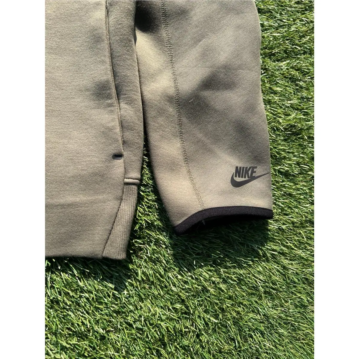 Nike clothing - FB8008-222 - FB8008-222 - Medium Olive/Black 10