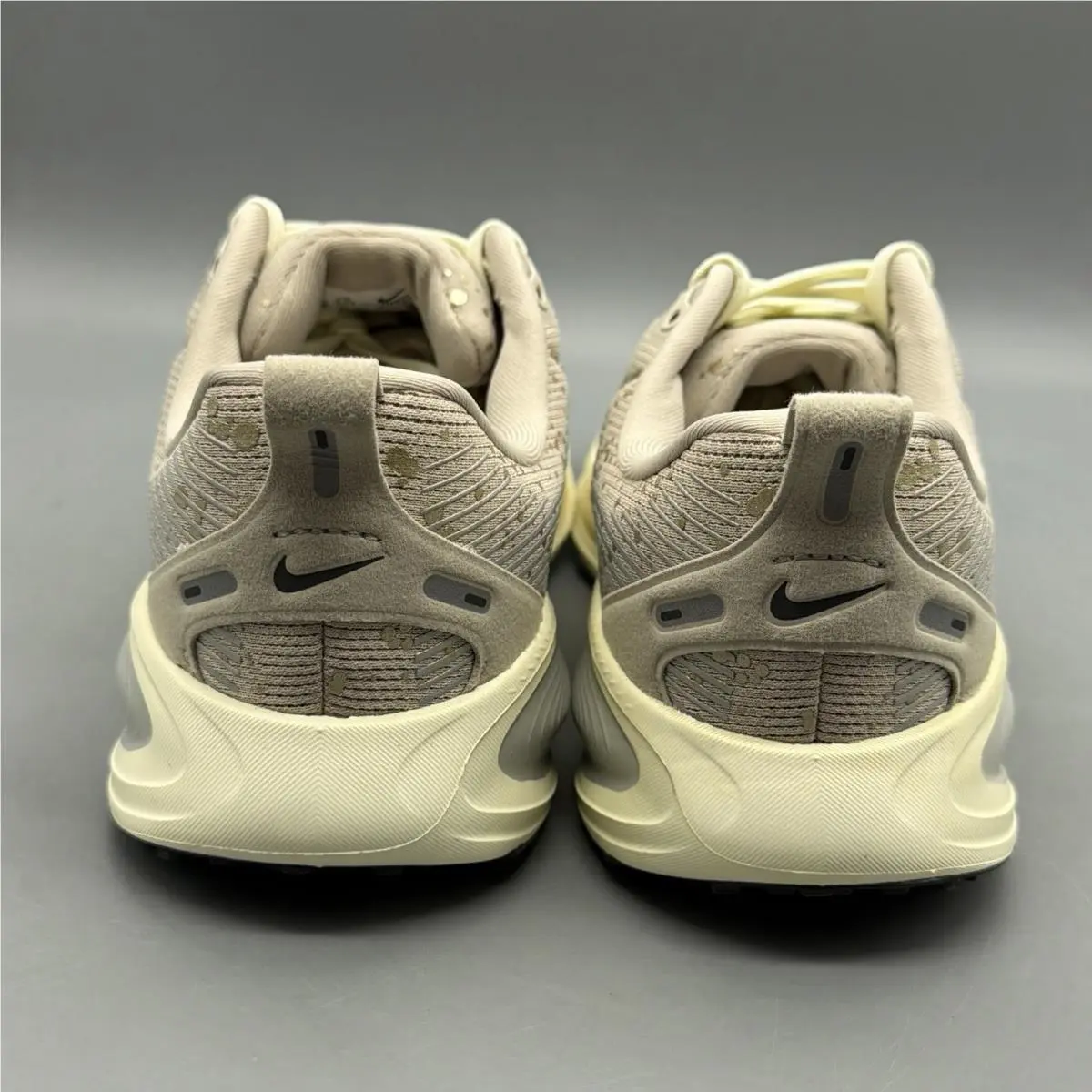 Nike shoes - Nike Vomero 18 - Vomero - IM6127 200 - Black (UPC: 0198726923373) 2