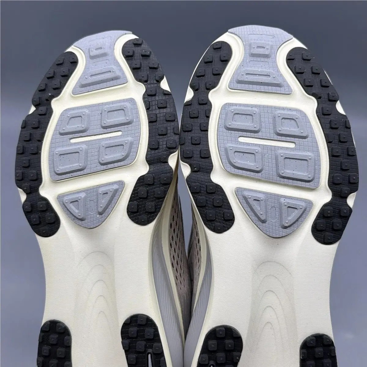 Nike shoes - Nike Vomero 18 - Vomero - IM6127 200 - Black (UPC: 0198726923373) 7
