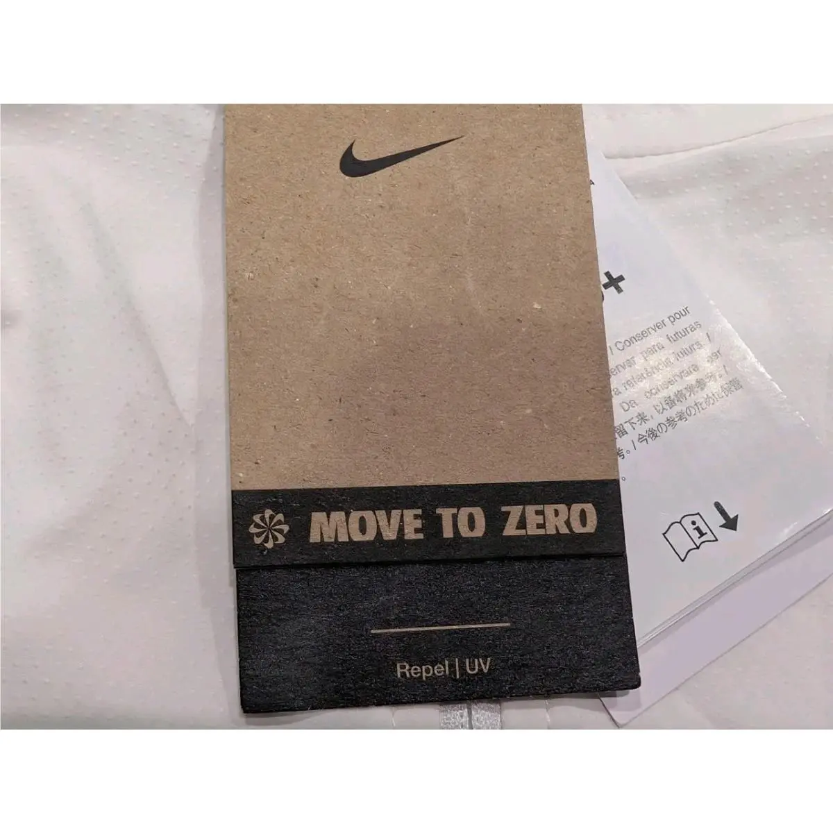 Nike clothing - Nike Chicago Marathon Impossibly Light Jacket - White / Reflective Silver (UPC: 198485318717) 10