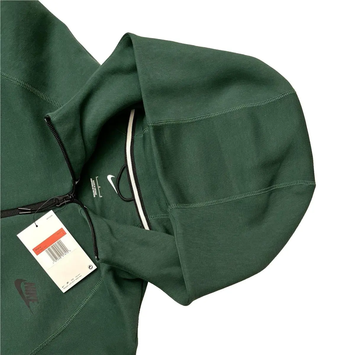 Nike clothing - Green (UPC: 197598916100) 0