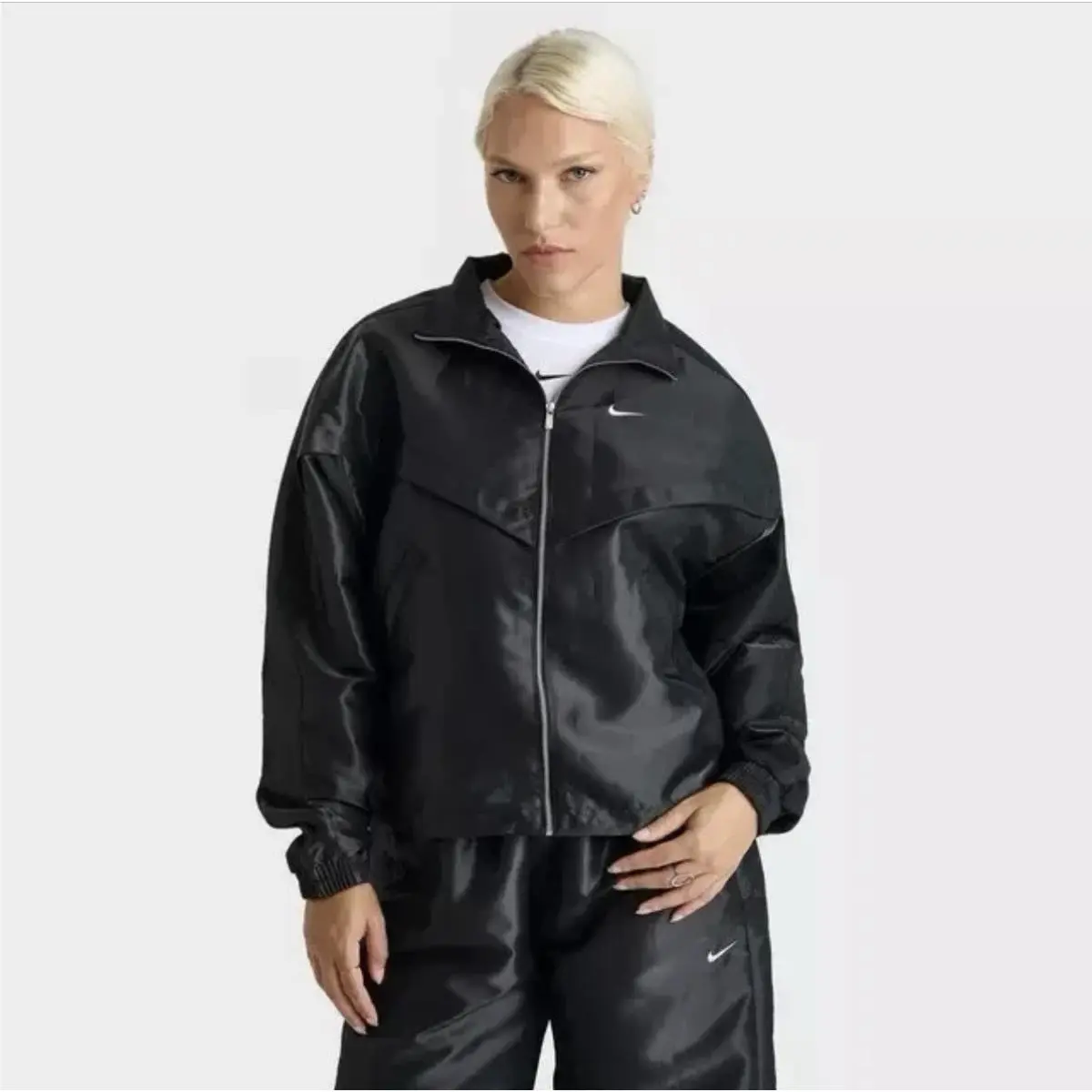 Nike Sportswear Windrunner Shine Women`s Jacket HV2467-010 Black Sz Small