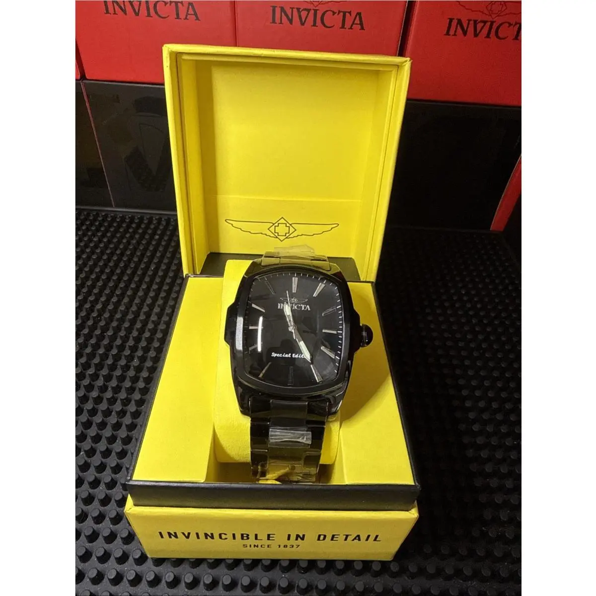 Invicta Lupah Men`s Quartz Watch Black Dial Stainless Steel Bracelet 50800
