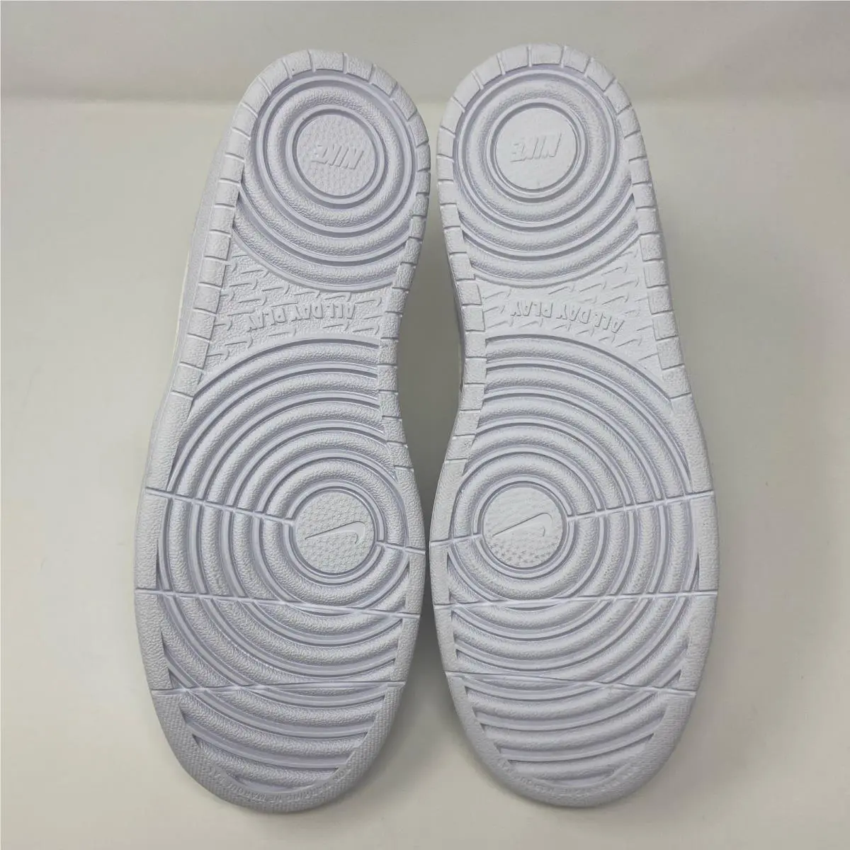 Nike shoes - White (UPC: 193152386549) 2