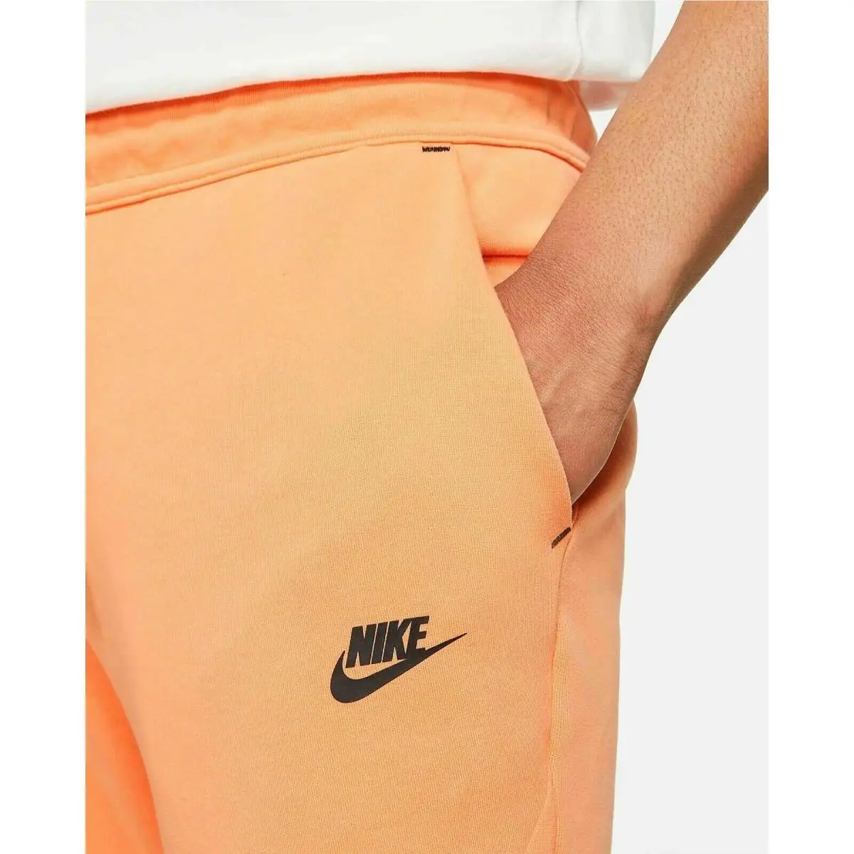 Nike clothing - CZ9918 835 - Orange Frost (UPC: 194956062585) 1