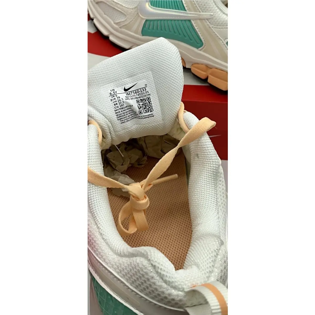Nike shoes - Vomero - Vomero - IM7160 133 - Sail/Orange Chalk 5