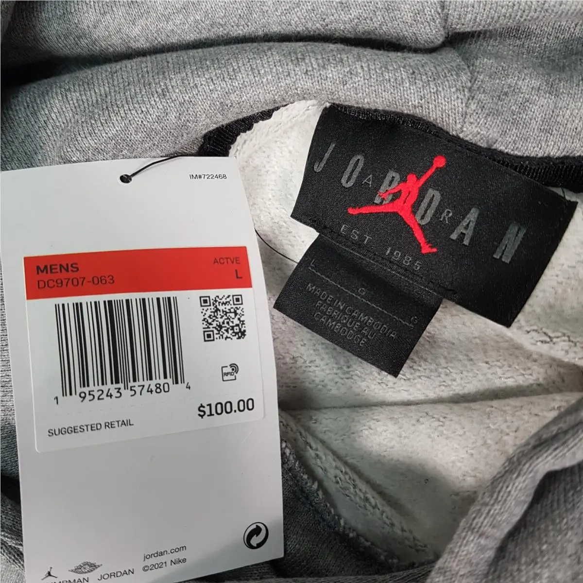 Nike clothing - Gray (UPC: 195243574798) 2