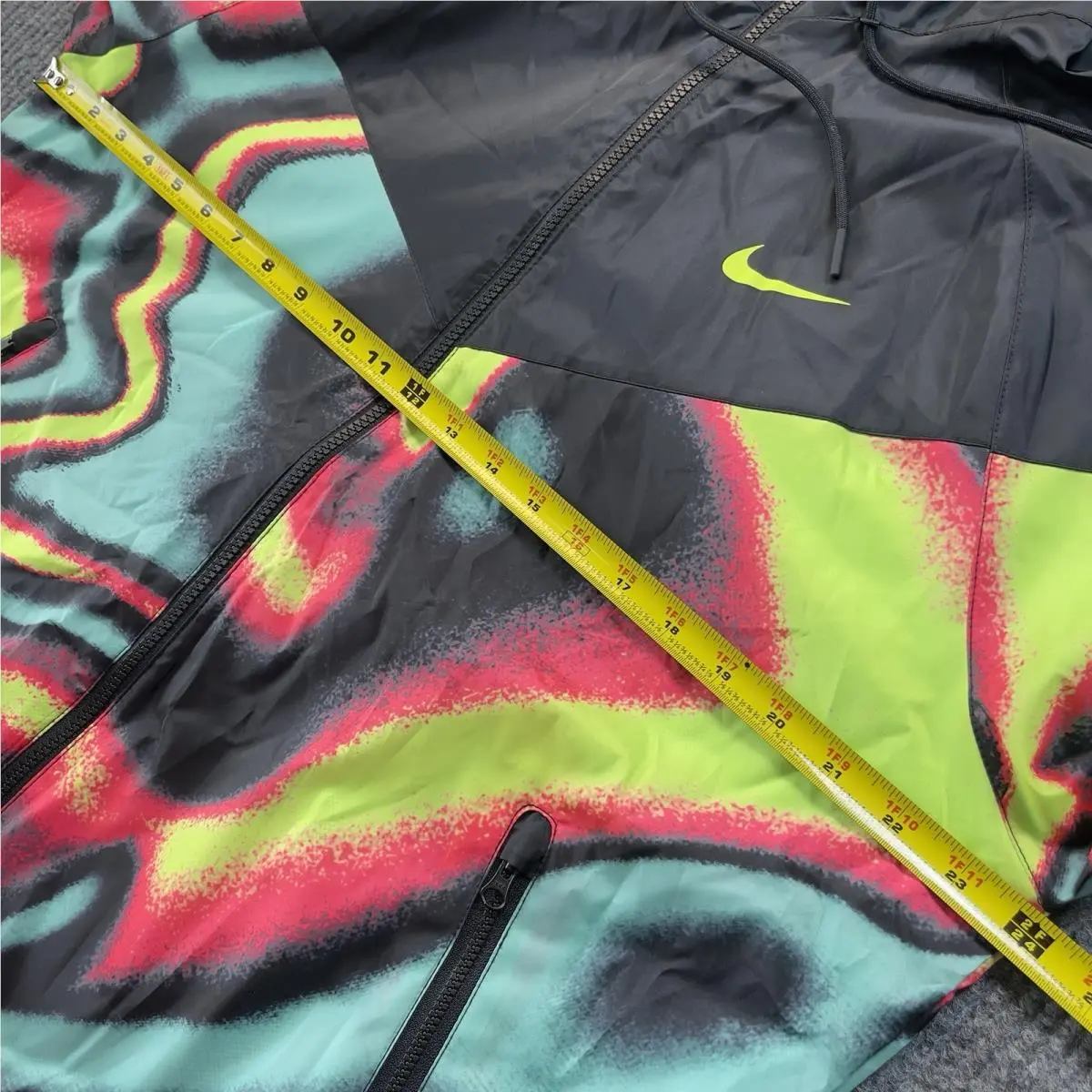 Nike clothing - Nike Max Volume Windrunner - Max Volume Windrunner - Black 10