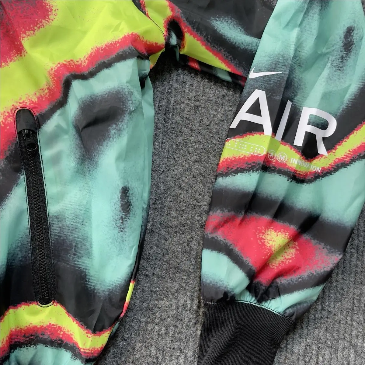Nike clothing - Nike Max Volume Windrunner - Max Volume Windrunner - Black 4