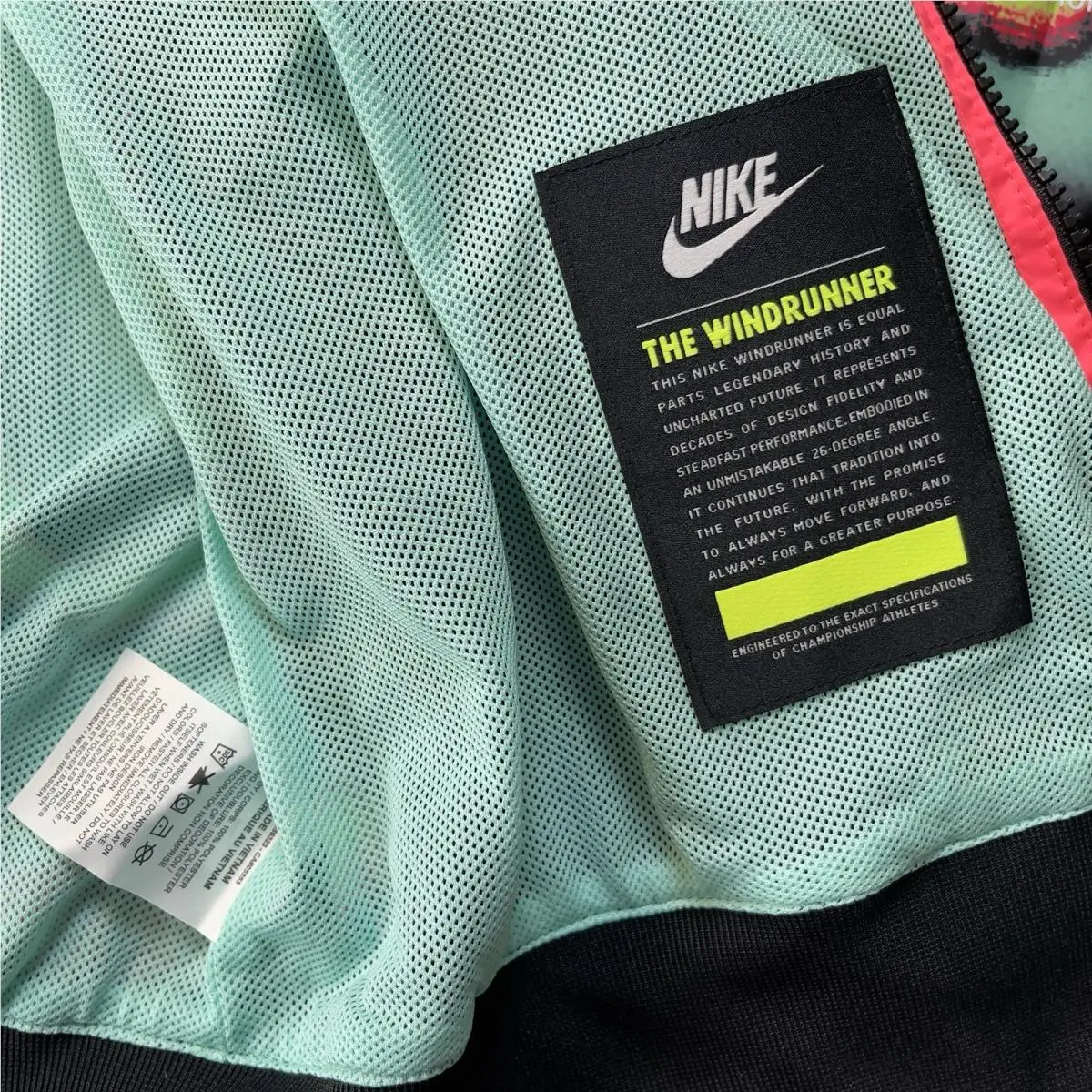 Nike clothing - Nike Max Volume Windrunner - Max Volume Windrunner - Black 7
