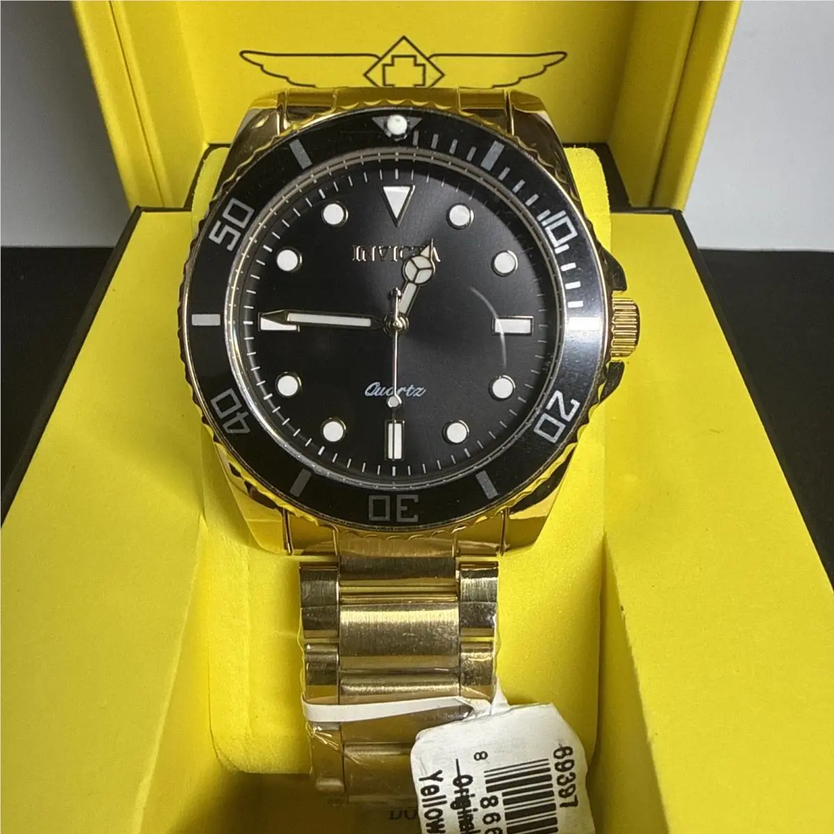 Invicta Pro Diver Men`s Quartz Diver Watch Black Dial Gold Bracelet w/ Box