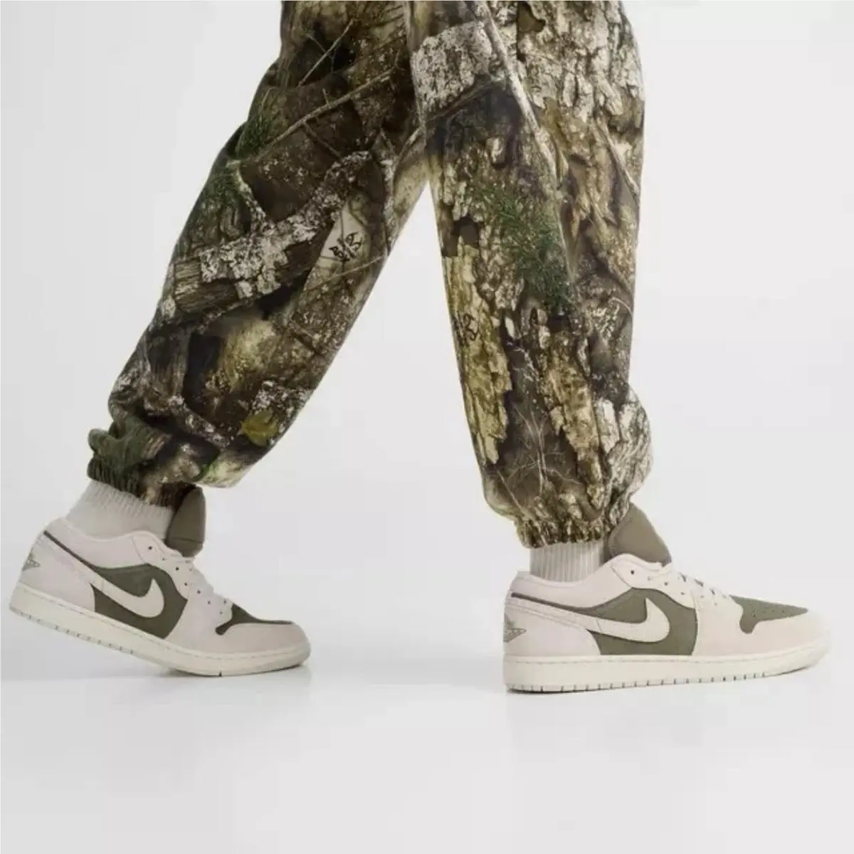 Nike clothing - HV1862222 - HV1862222 - Medium Olive/Sail (UPC: 198483762321) 2