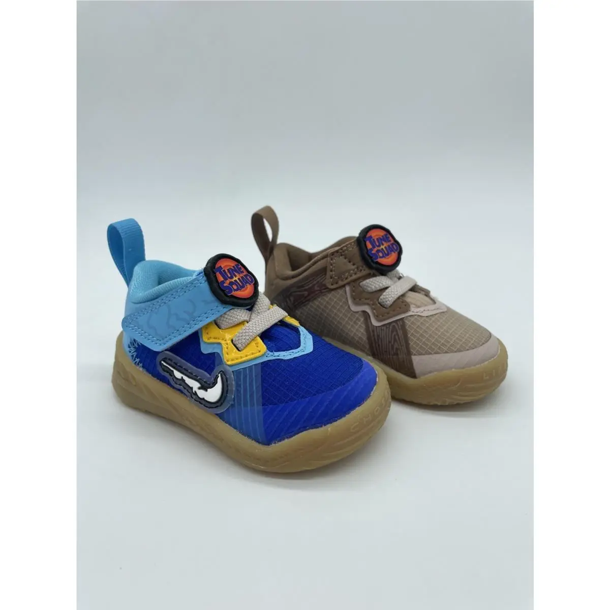 Nike Lebron 18 Low Wile E vs Roadrunner Space Jam DJ3762-401 Size 3C Shoes