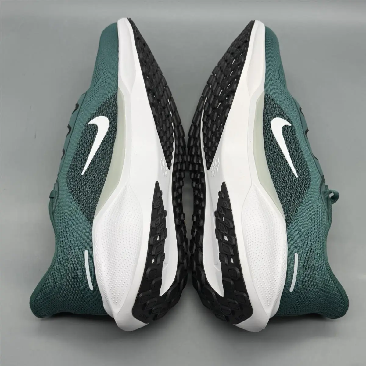 Nike shoes - Nike Air Zoom Pegasus 41 - IB3215 300 - Green (UPC: 0198485624184) 3