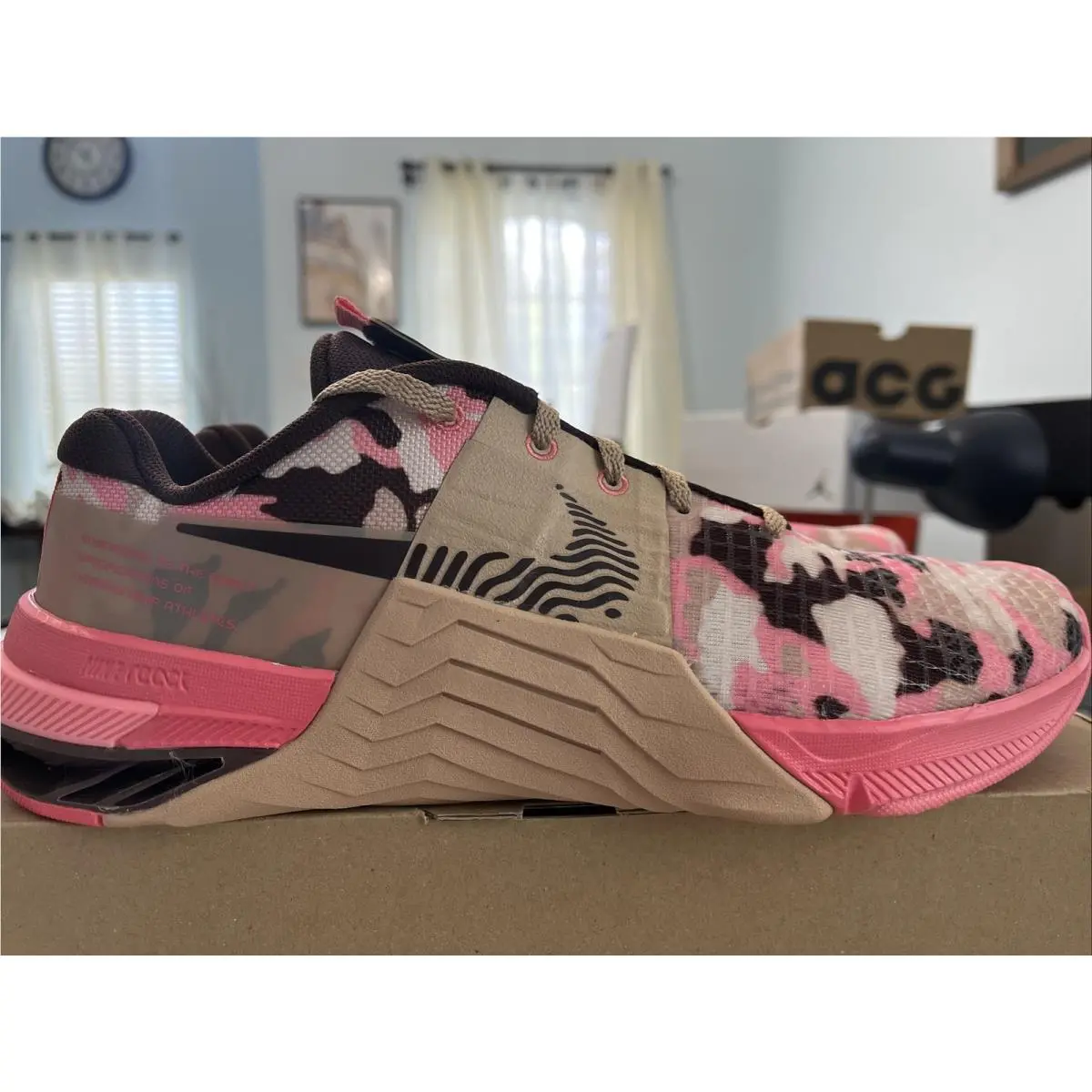 Metcon 8 Amp Coral Chalk Camo DV9013-200 Women`s 10 / Men`s 8.5 by Nike