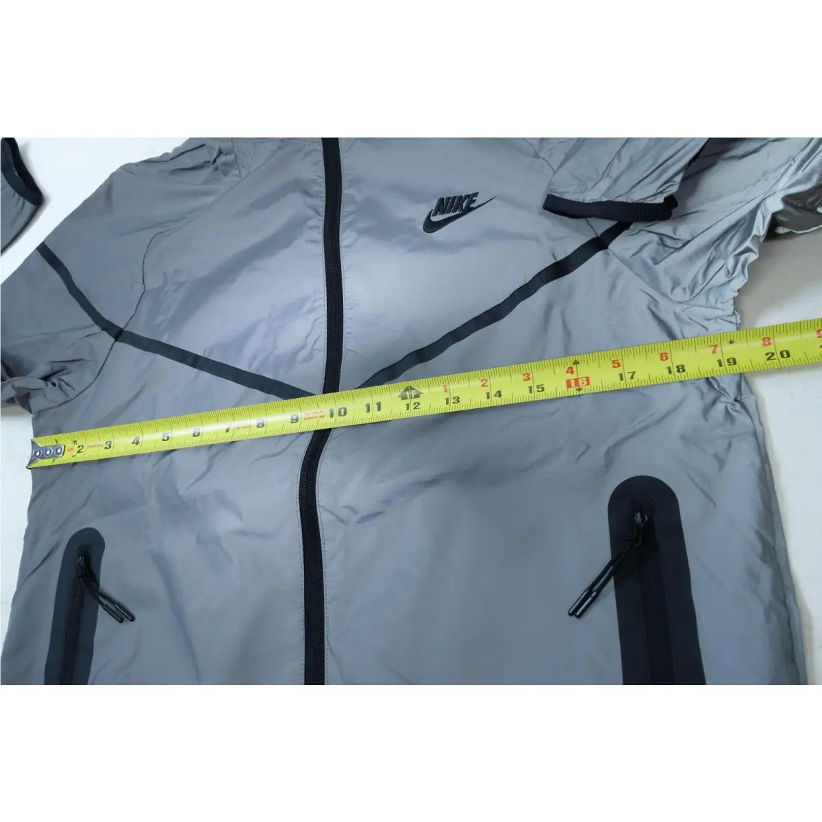 Nike clothing - Nike FZ7585-035 - Gray 10