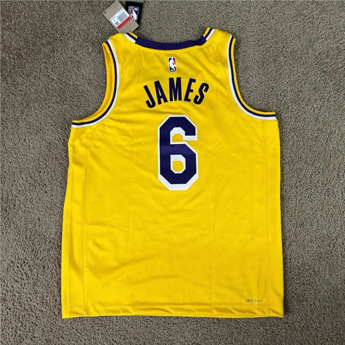 Nike clothing - NA - Yellow 4