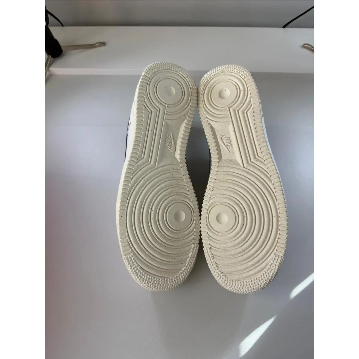 Nike shoes - White 3