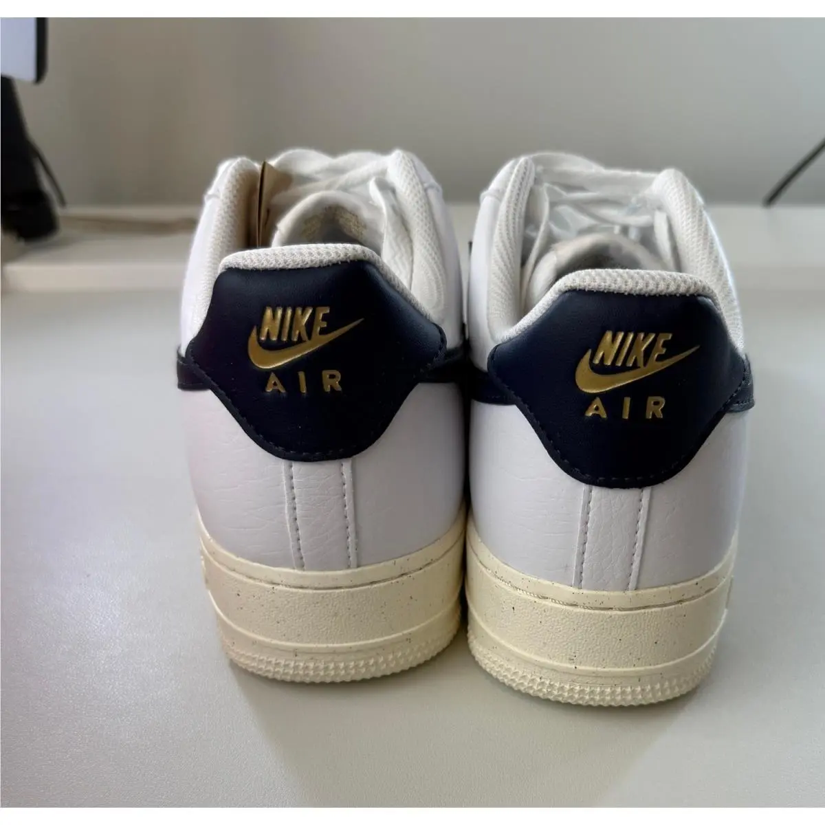 Nike shoes - White 4